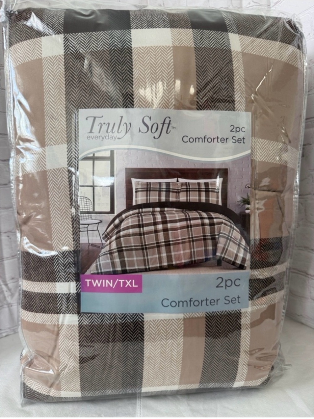 Truly Soft Twin Multi Stripe
Comforter and Sham Set Unopened
Original Packaging